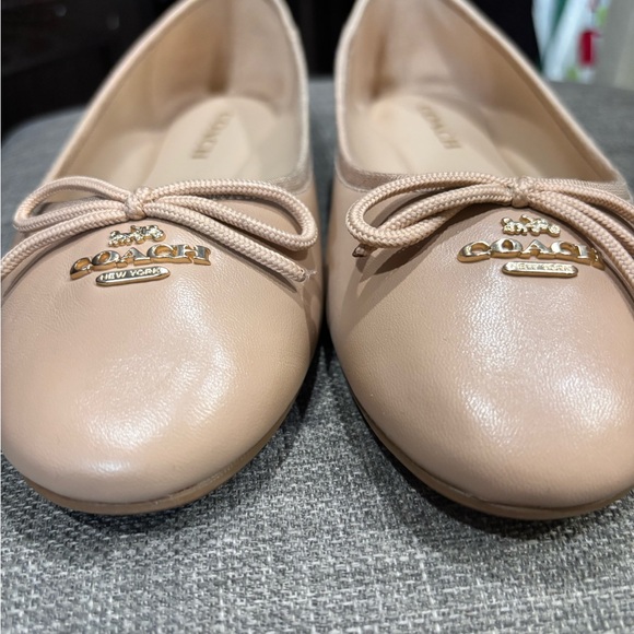 Coach Cream Leather Accessory - Picture 4 of 6